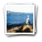 Cruzeiro erguido junto ao mar [na ilha de Angediva]