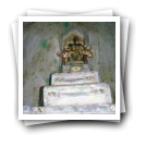 Pequeno altar, dedicado à Santíssima Virgem, colocado num nicho de uma parede da fortaleza [Praça do Mormugão]